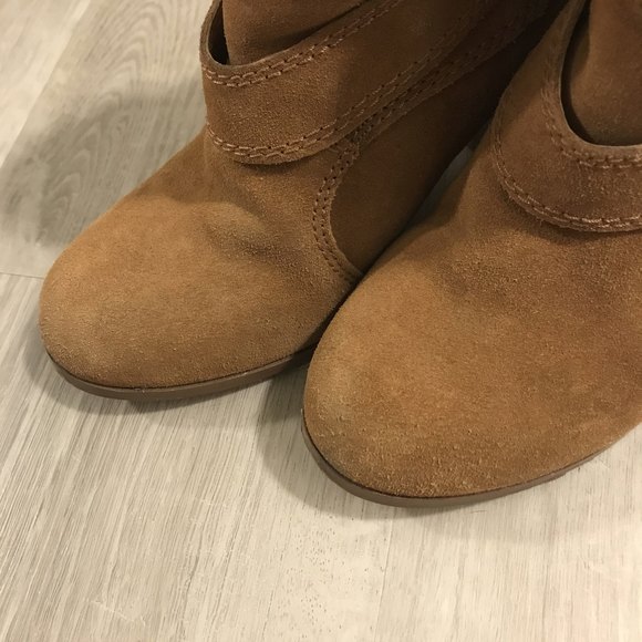 Genuine Suede Jessica Style Ankle Booties w Wrap Buckle Accent Lt Brown Sz 6.5 - Picture 10 of 13